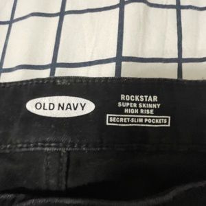 black ripped jeans skinny